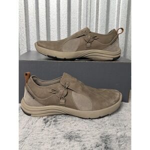 Clarks Wave Walk Shoes Womens Size 7 Brown Suede Slip On Flat Casual Comfort